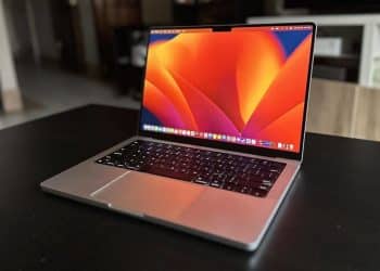 OLED MacBook